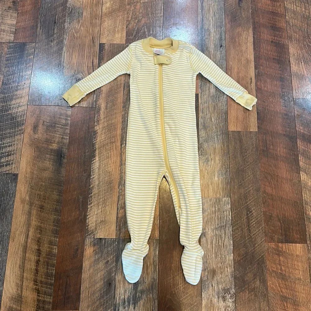 Hanna Andersson sleeper 6-12 mos (3900A)
